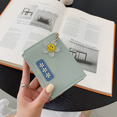 Γυναικείο πορτοφόλι με τρισδιάστατη εφαρμογή από οικολογικό δέρμα