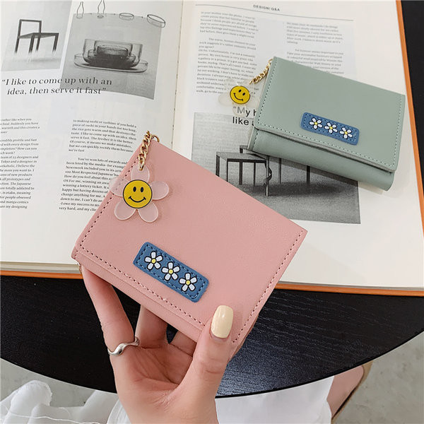 Γυναικείο πορτοφόλι με τρισδιάστατη εφαρμογή από οικολογικό δέρμα