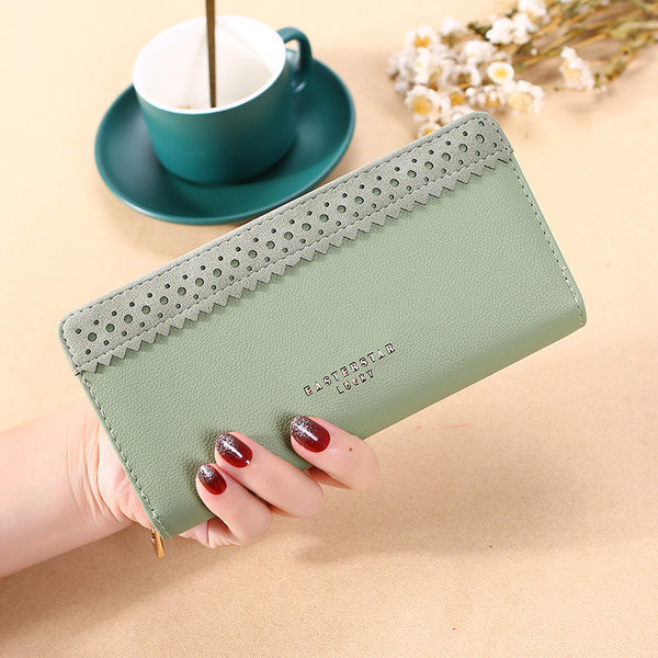 Μεγάλο γυναικείο πορτοφόλι με επιγραφή σε διάφορα χρώματα