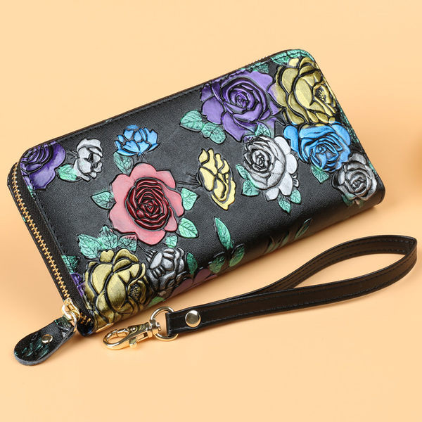 Νέο μοντέλο πορτοφολιού με εφαρμογή χρώματος