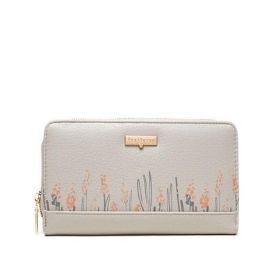 Καθημερινό γυναικείο πορτοφόλι με φερμουάρ και μεταλλική διακόσμηση