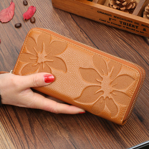 Νέο μοντέλο έκο δερμάτινο πορτοφόλι  με απλικέ λουλούδι