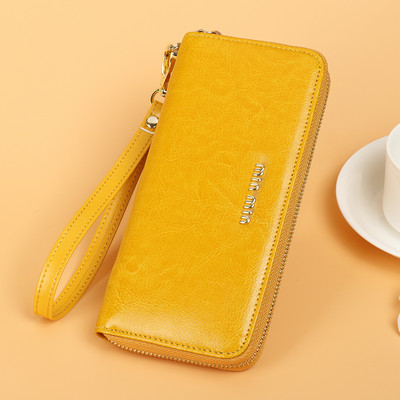 Μοντέρνο γυναικείο πορτοφόλι κλασικό μοντέλο με μεταλλική επιγραφή