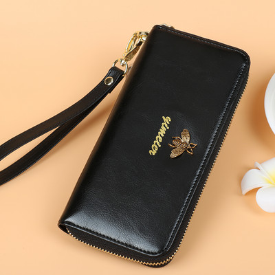 Μοντέρνο γυναικείο πορτοφόλι κλασικό μοντέλο με μεταλλική επιγραφή