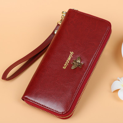 Μοντέρνο γυναικείο πορτοφόλι κλασικό μοντέλο με μεταλλική επιγραφή