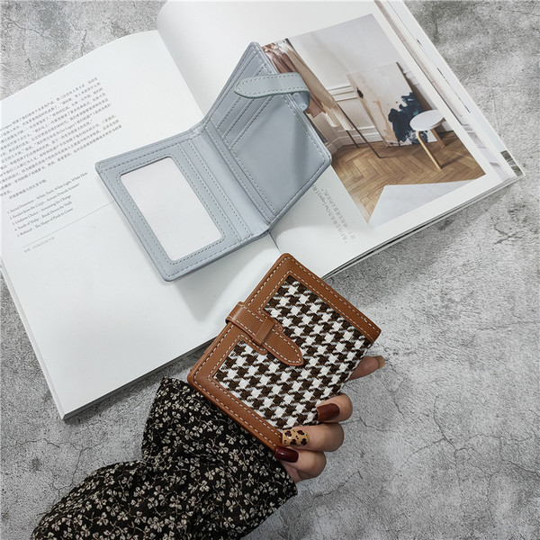 Γυναικείο καρό πορτοφόλι από οικολογικό δέρμα σε καφέ μπλε και μαύρο χρώμα