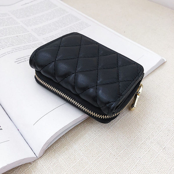 Γυναικείο πορτοφόλι με δύο διαμερίσματα με φερμουάρ και μεταλλική στερέωση