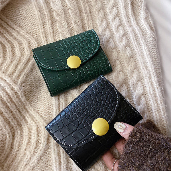 Γυναικείο μίνι πορτοφόλι από οικολογικό δέρμα με μεταλλική στερέωση