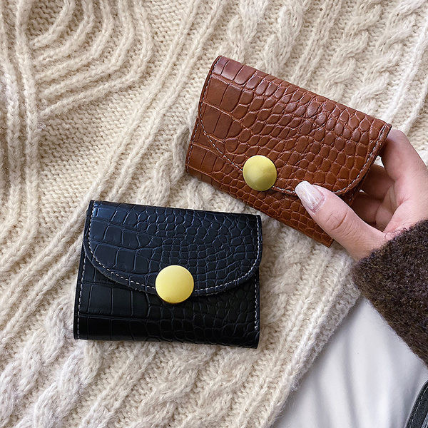 Γυναικείο μίνι πορτοφόλι από οικολογικό δέρμα με μεταλλική στερέωση