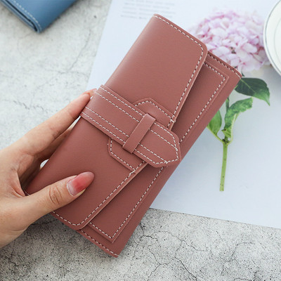 Κομψό γυναικείο πορτοφόλι με μεταλλικό κούμπωμα