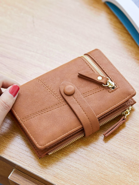 Γυναικείο πορτοφόλι με φερμουάρ και μεταλλική στερέωση - οικολογικό δέρμα