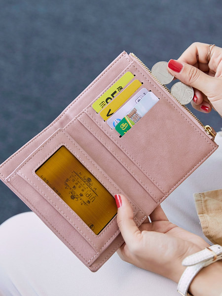 Γυναικείο πορτοφόλι με φερμουάρ και μεταλλική στερέωση - οικολογικό δέρμα