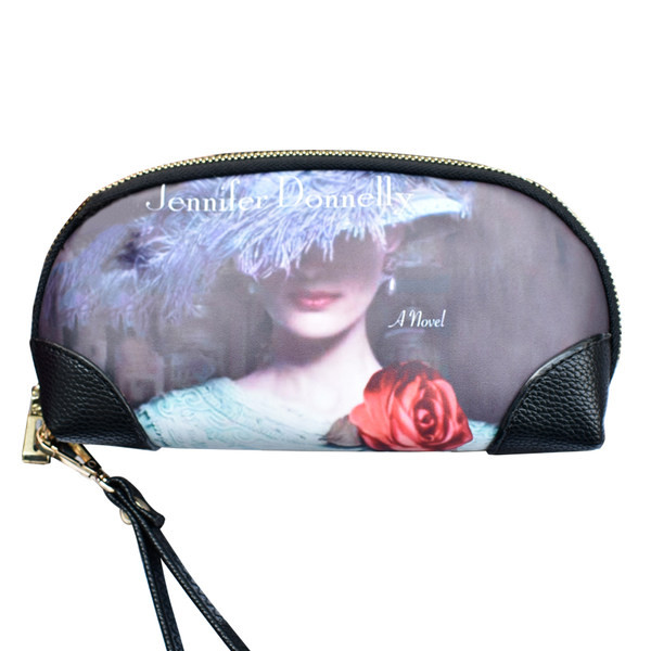 Μοντέρνο γυναικείο πορτοφόλι με απλικέ και λαβή