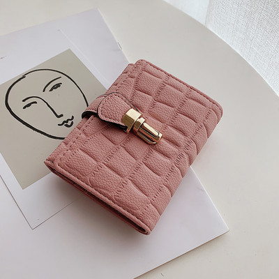 Έκο δερμάτινο πορτοφόλι από μοντέρνο γυναικείο με μεταλλική στερέωση