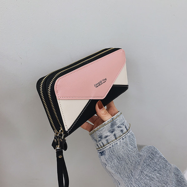 Γυναικείο πορτοφόλι με λαβή και επιγραφή από οικολογικό δέρμα