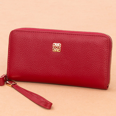 Γυναικείο πορτοφόλι καθημερινό με φερμουάρ και μεταλλικό στοιχείο