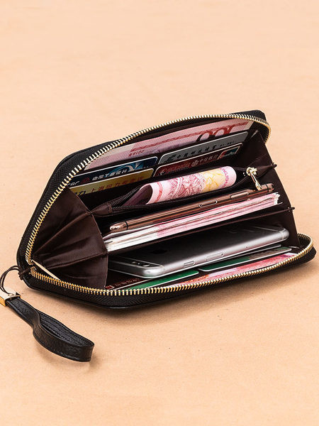 Γυναικείο πορτοφόλι καθημερινό με φερμουάρ και μεταλλικό στοιχείο
