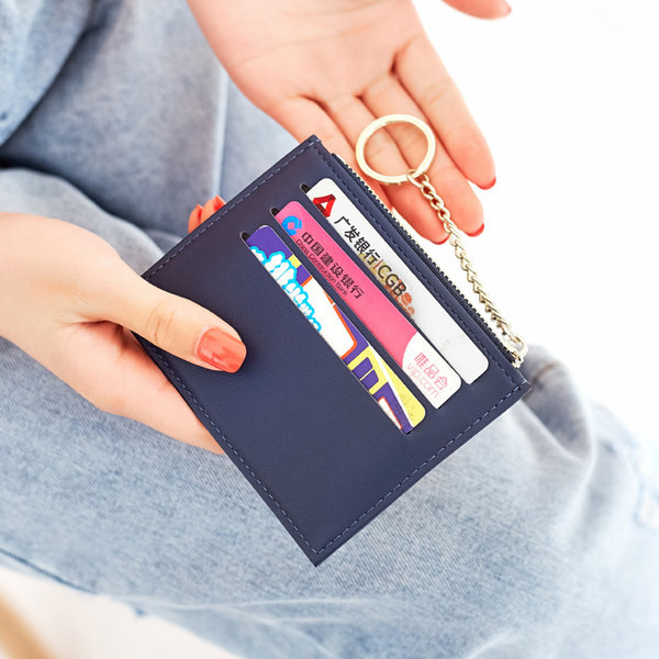 Γυναικείο πορτοφόλι καθημερινό με μεταλλική αλυσίδα σε διάφορα χρώματα