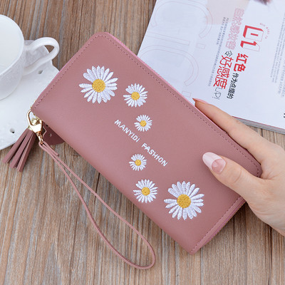 Νέο μοντέλο πορτοφόλι με κεντημένα λουλούδια και κοντή λαβή