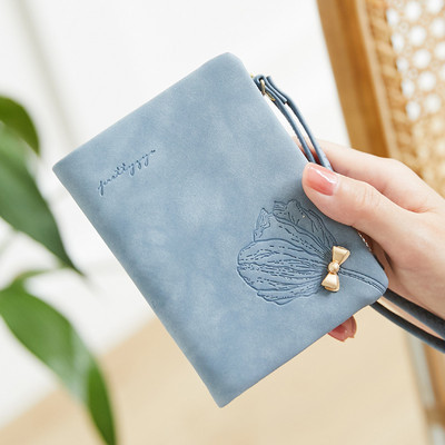 Sieviešu maks ar rokturi un metāla apdari