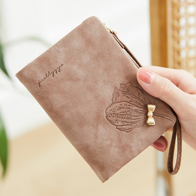 Sieviešu maks ar rokturi un metāla apdari