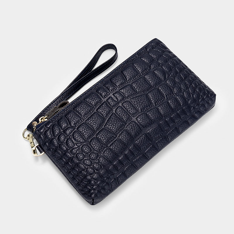 Sieviešu maks ar reljefu ādu un īsiem rokturiem