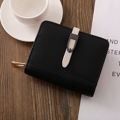 Γυναικείο πορτοφόλι με δερμάτινη αγκράφα