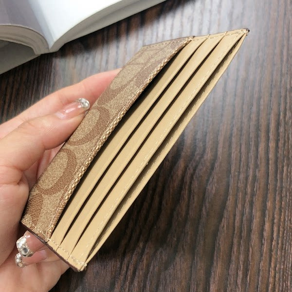 Γυναικείο πορτοφόλι - σε δύο χρώματα