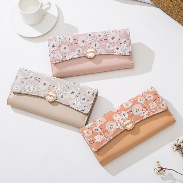 Liels sieviešu maks ar ziedu rakstu divās krāsās