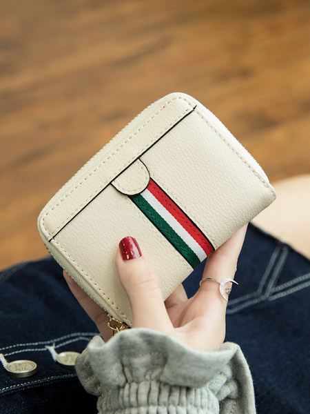 Γυναικείο έκο δερμάτινο πορτοφόλι με φερμουάρ σε διάφορα χρώματα