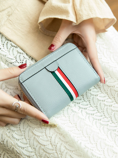 Γυναικείο έκο δερμάτινο πορτοφόλι με φερμουάρ σε διάφορα χρώματα