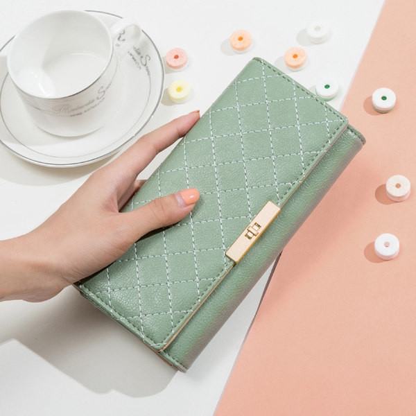 Sieviešu ādas maks ar metāla aizdari dažādās krāsās