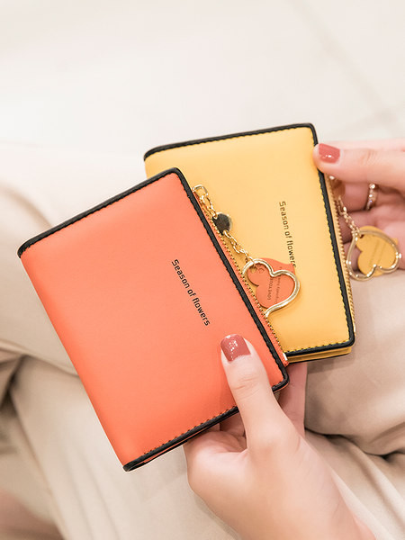 Μικρό πορτοφόλι από οικολογικό δέρμα με τσέπη για κέρματα και χαρτονομίσματα