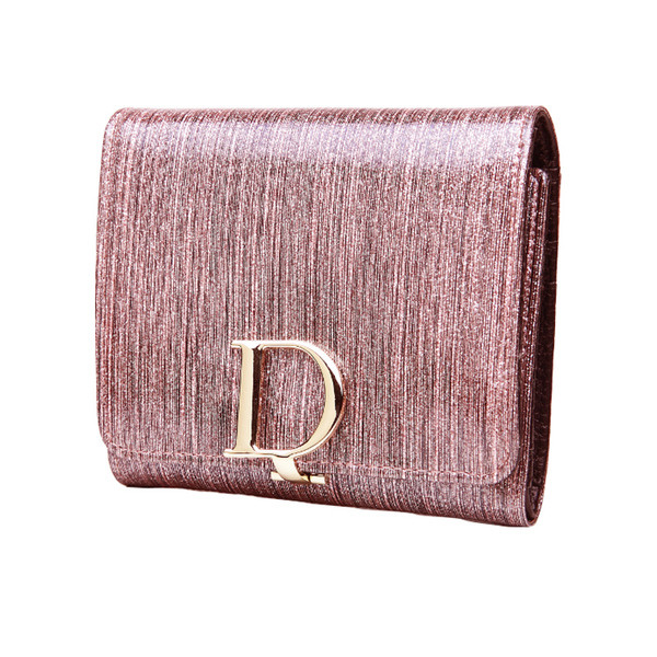 Γυναικείο μίνι πορτοφόλι λουστρίν με μεταλλικό στοιχείο