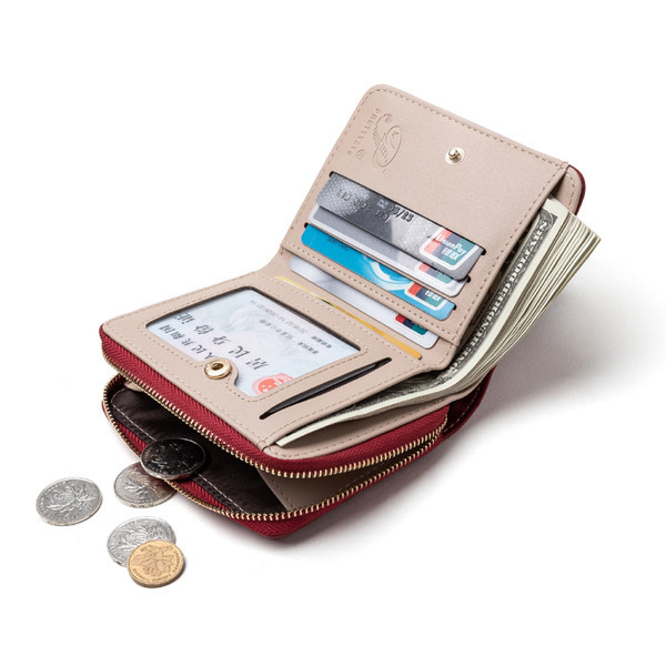 Sieviešu ādas maks ar rāvējslēdzēju un metāla elementu