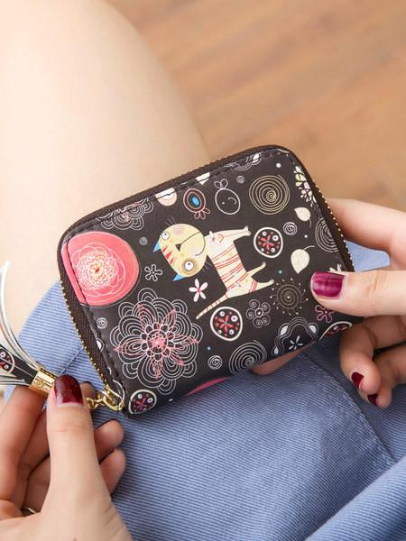 Neliels sieviešu maks ar aplikāciju un dokumentu nodalījumiem