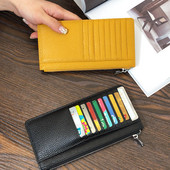 Sieviešu maks ar rāvējslēdzēju un karšu nodalījumiem