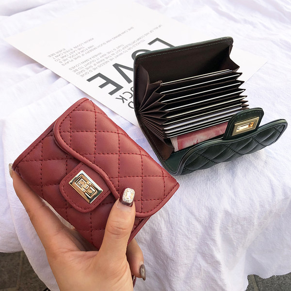 Portofel compact pentru femei cu închidere și sloturi pentru carduri