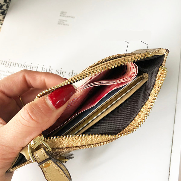 Mini portofel de dama cu fermoar si decor metalic