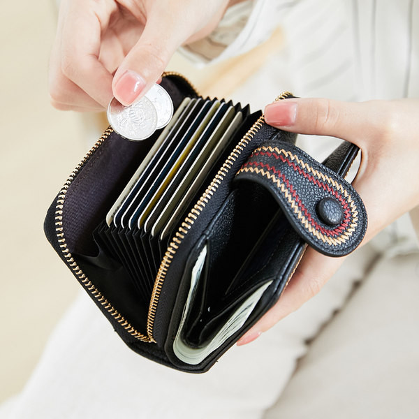 Salokāms sieviešu ādas maks ar monētu nodalījumu