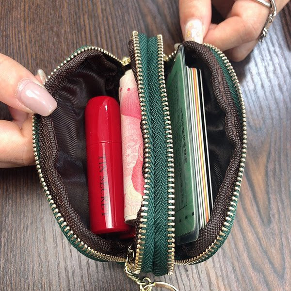 Sieviešu soma no eko ādas ar rāvējslēdzēju un diviem nodalījumiem