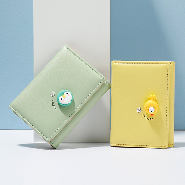 Neliels sieviešu maks ar 3D apdari un metāla aizdari