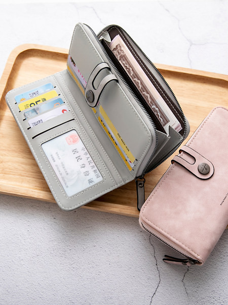 Sieviešu maks ar metāla aizdari un monētu kabatu - vairākās krāsās