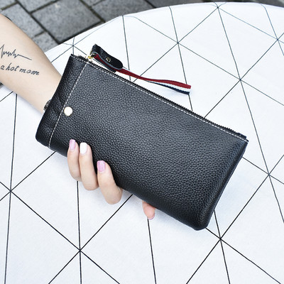 Sieviešu maks ar rokturi un nodalījumu telefonam un rāvējslēdzēju