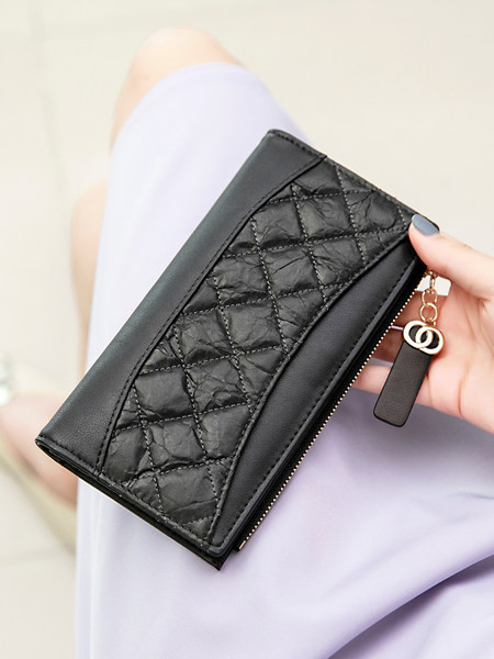 Sieviešu maks ar rāvējslēdzēju un metāla aizdari - vairākās krāsās