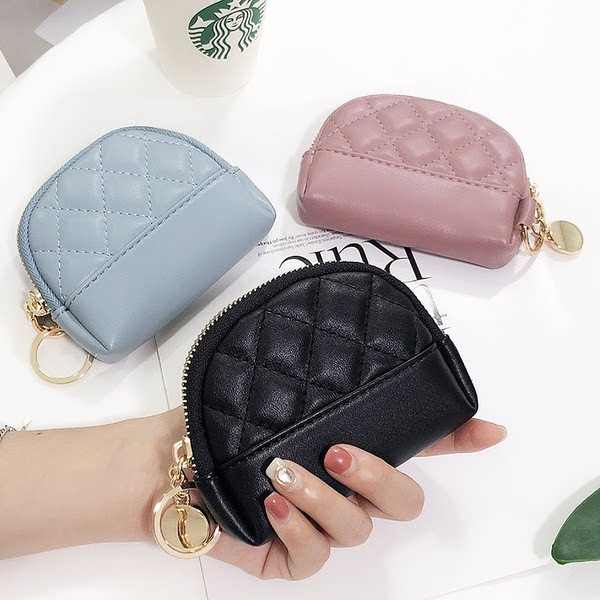 Geanta de dama din piele ecologica cu pandantiv