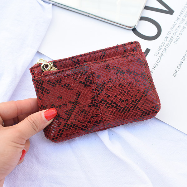 Sieviešu ādas maks ar rāvējslēdzēju un dzīvnieku apdruku