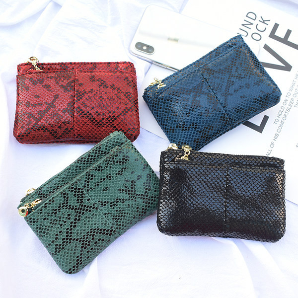 Sieviešu ādas maks ar rāvējslēdzēju un dzīvnieku apdruku