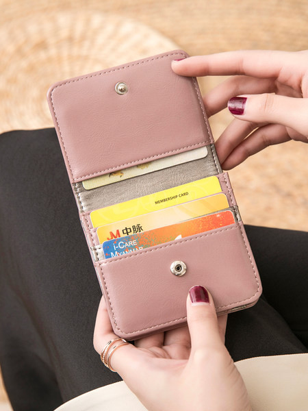 Portofel mic de dama din piele ecologica - stil retro