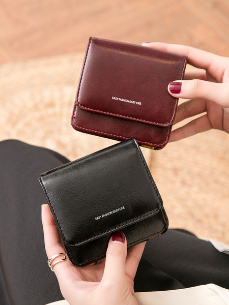 Portofel mic de dama din piele ecologica - stil retro